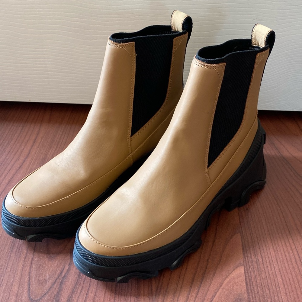 Sorel Tan Chelsea Lug Sole Ankle Boots
